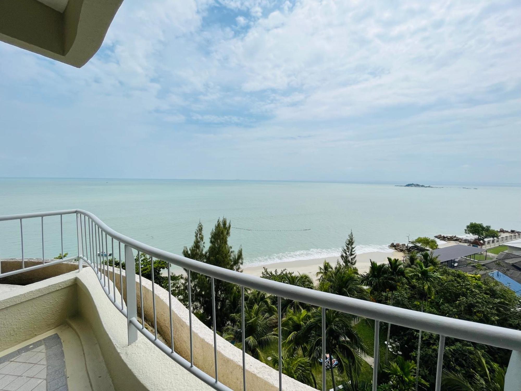 Paradise By The Sea In Penang By Veron At Rainbow Paradise Hotel Tanjung Bungah  Exterior photo